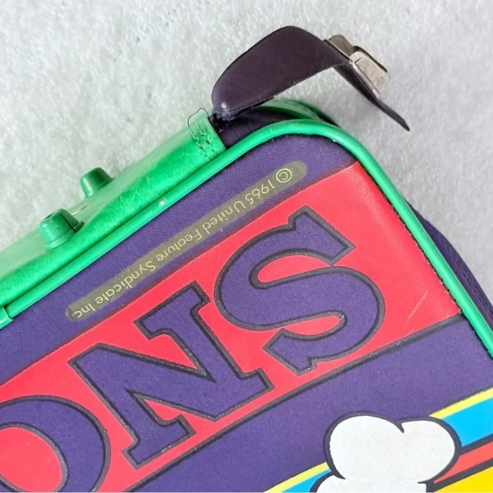 1965 Vintage Snoopy Travel Case Y2K Peanuts Display Collectible Zipper Broken